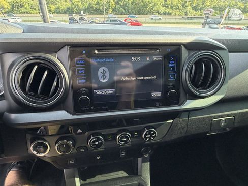 Used 2017 Toyota Tacoma TRD Sport w/ Tow Package (A/T) AWD/4WD image 21
