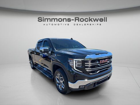 Used 2025 GMC Sierra 1500 SLT w/ SLT Convenience Package AWD/4WD image 8