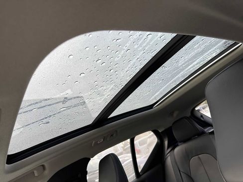 Certified 2024 Volvo XC40 B5 Plus w/ Protection Package Premier image 21