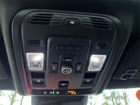 Used 2022 Cadillac Escalade ESV Premium Luxury image 31