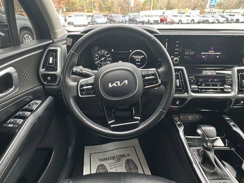 Used 2023 Kia Sorento SX image 19