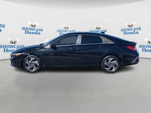 Used 2025 Hyundai Elantra SEL image 4