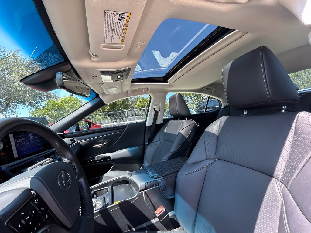 Used 2025 Lexus ES 350 w/ Premium Package FWD image 12