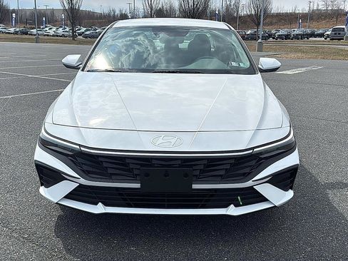Used 2026 Hyundai Elantra SE FWD image 16