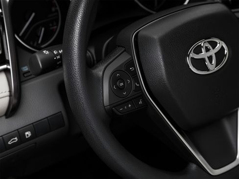 Used 2020 Toyota Camry LE w/ Convenience Package FWD image 45