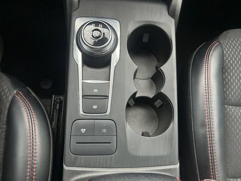 Used 2025 Ford Escape ST-Line Select AWD/4WD image 25
