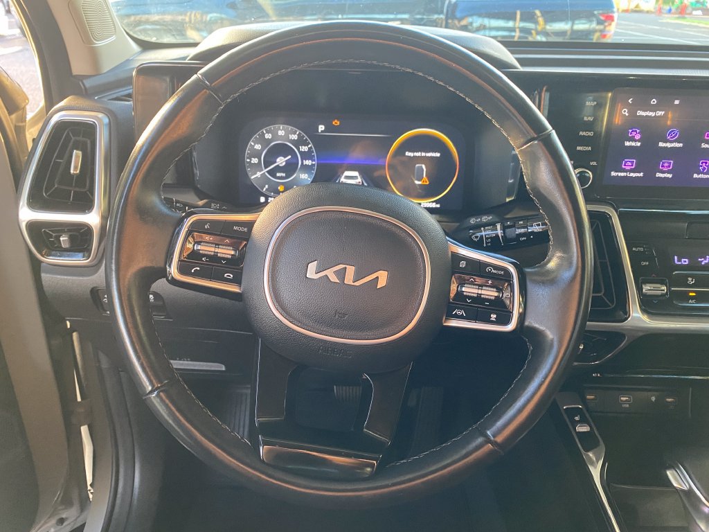 Used 2023 Kia Sorento SX AWD/4WD image 14