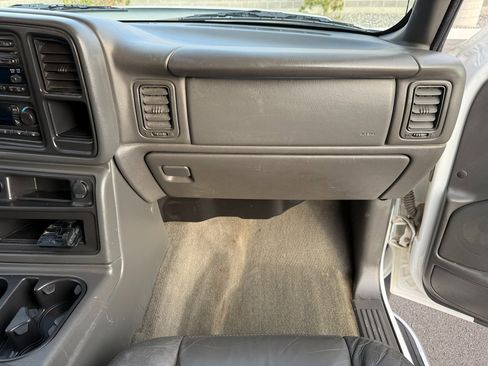 Used 2007 Chevrolet Silverado 2500 LT w/ Heavy-Duty Power Package image 26