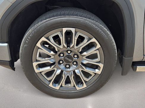 Used 2024 GMC Sierra 1500 Denali Ultimate AWD/4WD image 10