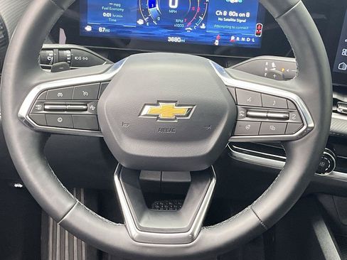 Used 2026 Chevrolet Equinox LT w/ Safety and Technology Package FWD image 13