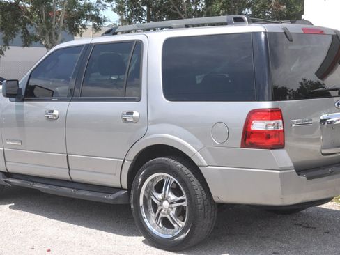 Used 2008 Ford Expedition XLT image 6