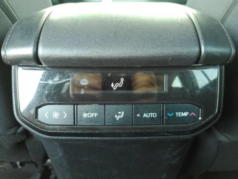 Used 2023 Toyota Highlander LE FWD image 30