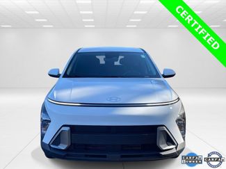 Used 2025 Hyundai Kona SE video 2