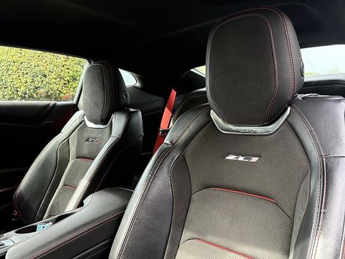 Used 2018 Chevrolet Camaro ZL1 RWD image 17