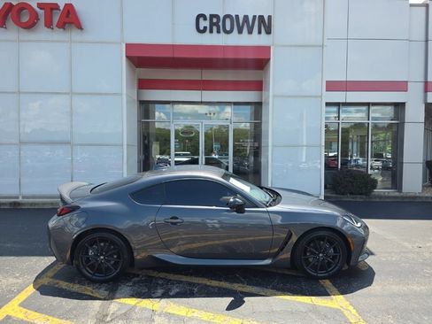 Used 2024 Toyota GR86 Premium RWD image 2