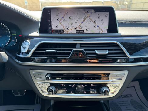 Used 2018 BMW 740i image 24