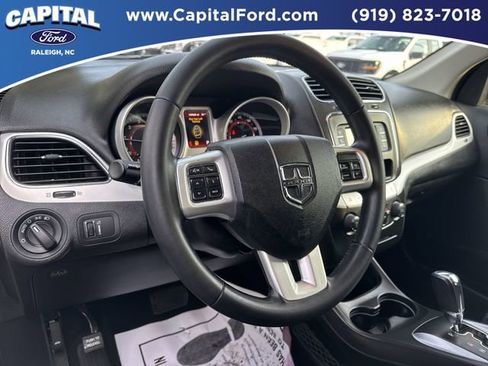 Used 2020 Dodge Journey SE w/ SE Popular Equipment Group image 21