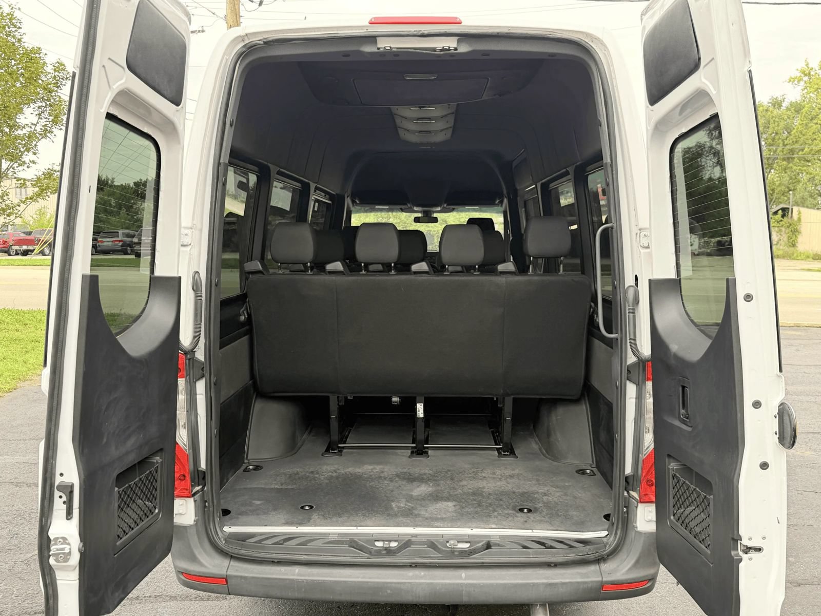 Used 2025 Mercedes-Benz Sprinter 2500 image 6