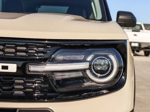 Used 2025 Ford Bronco Sport Outer Banks AWD/4WD image 7