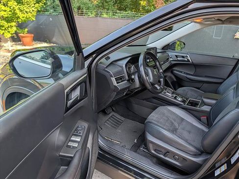 Used 2024 Mitsubishi Outlander SE FWD image 25