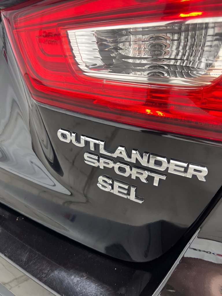 Used 2018 Mitsubishi Outlander Sport SEL AWD/4WD image 19
