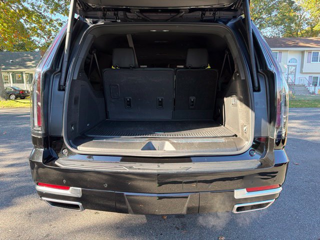 Used 2025 Cadillac Escalade ESV Luxury AWD/4WD image 9