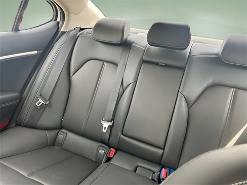 New 2025 Genesis G70 2.5T image 13