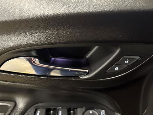 Used 2019 Chevrolet Equinox LT image 10