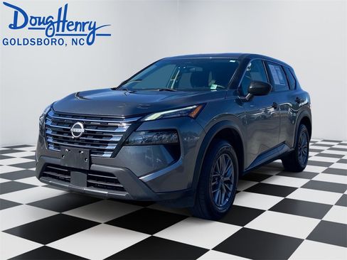Used 2024 Nissan Rogue S image 1