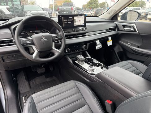 New 2026 Mitsubishi Outlander Trail Edition image 6