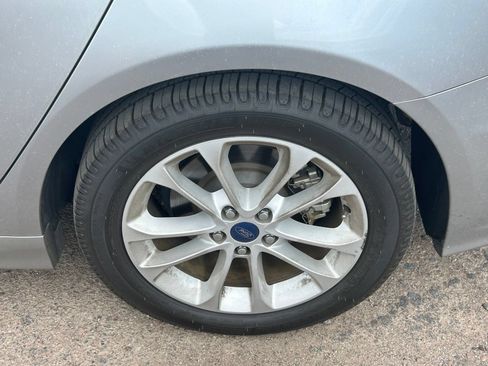 Used 2020 Ford Fusion SE FWD image 9