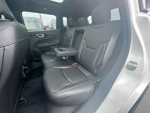 Used 2025 Jeep Compass Limited w/ High Altitude Package AWD/4WD image 25