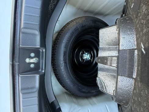 Used 2018 Honda Fit EX image 28
