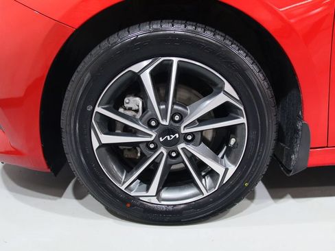 Used 2024 Kia Forte LXS w/ LXS Technology Package FWD image 16