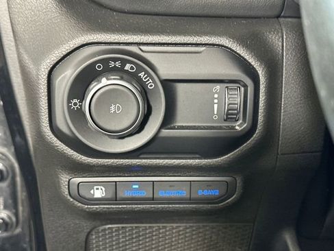 Used 2023 Jeep Wrangler Unlimited Sahara w/ Cold Weather Group image 19