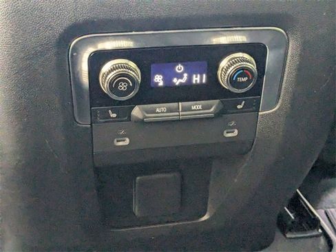 Used 2021 GMC Yukon XL AT4 image 27