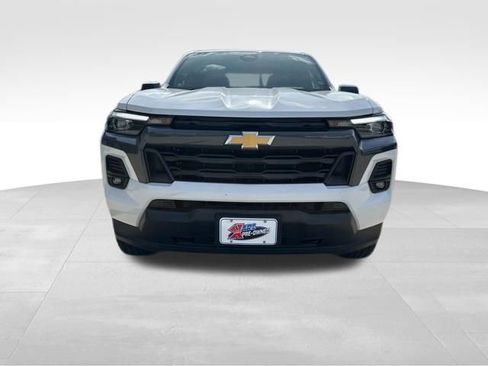 Used 2023 Chevrolet Colorado LT w/ LT Convenience Package III AWD/4WD image 10