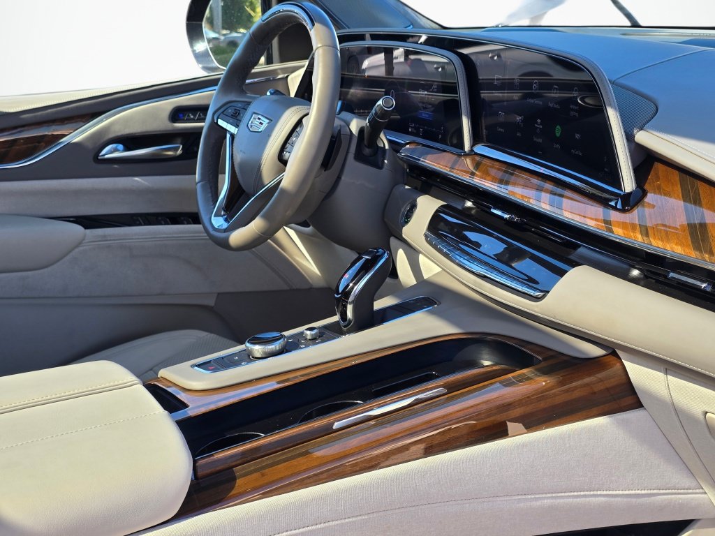 Certified 2024 Cadillac Escalade Premium Luxury Platinum AWD/4WD image 31
