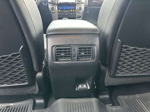 Used 2022 Toyota 4Runner Limited AWD/4WD image 22