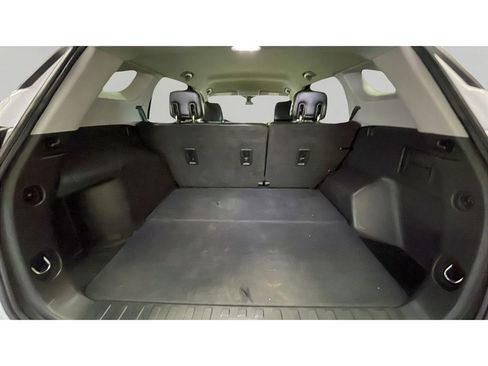 Used 2020 GMC Terrain SLT image 16