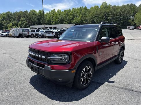Used 2025 Ford Bronco Sport Outer Banks w/ Outer Banks Tech Package+ AWD/4WD image 3