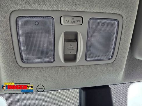 Used 2025 Hyundai Venue SEL FWD image 21