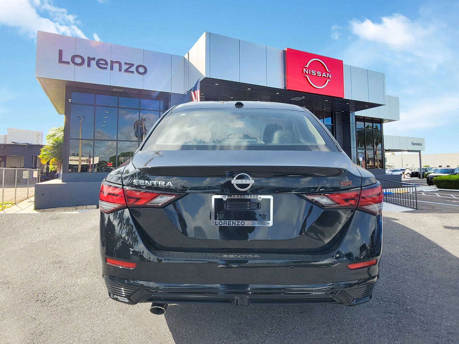 New 2025 Nissan Sentra SR w/ SR Premium Package FWD image 5