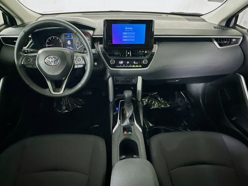 Used 2024 Toyota Corolla Cross LE w/ Moonroof Package image 27
