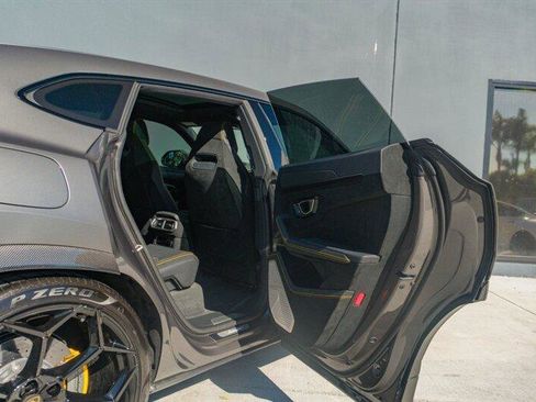 Used 2024 Lamborghini Urus Performante image 58