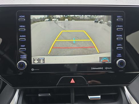 Used 2022 Toyota Venza LE image 24