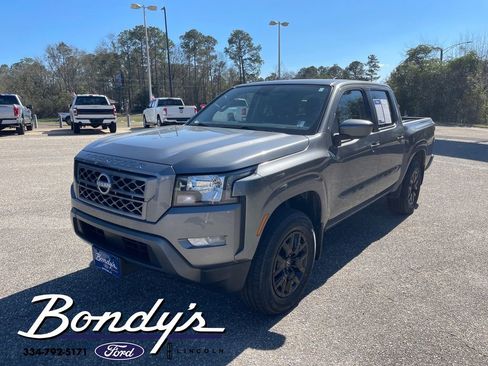 Used 2023 Nissan Frontier SV w/ SV Convenience Package image 3