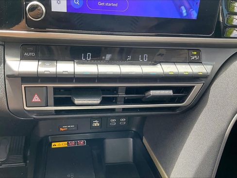 Used 2025 Toyota Camry LE FWD image 31