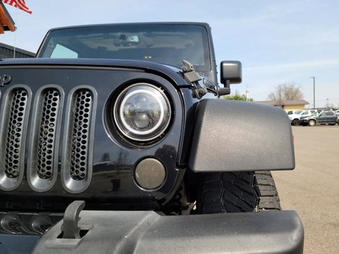 Used 2017 Jeep Wrangler Sport image 14