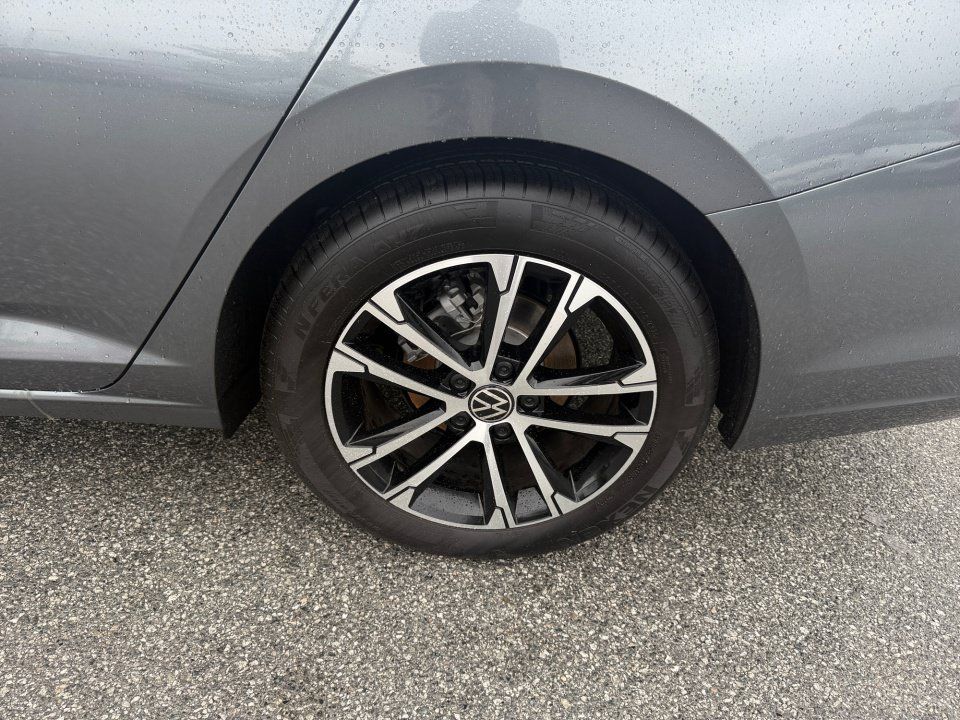 Used 2026 Volkswagen Jetta Sport FWD image 22